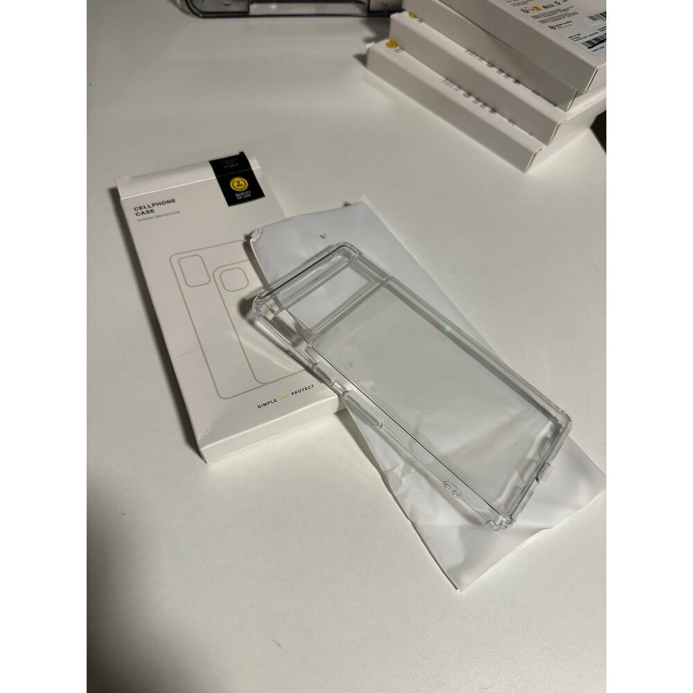 New in Box - Google Pixel 7 Case - CLEAR - Picture 2 of 8
